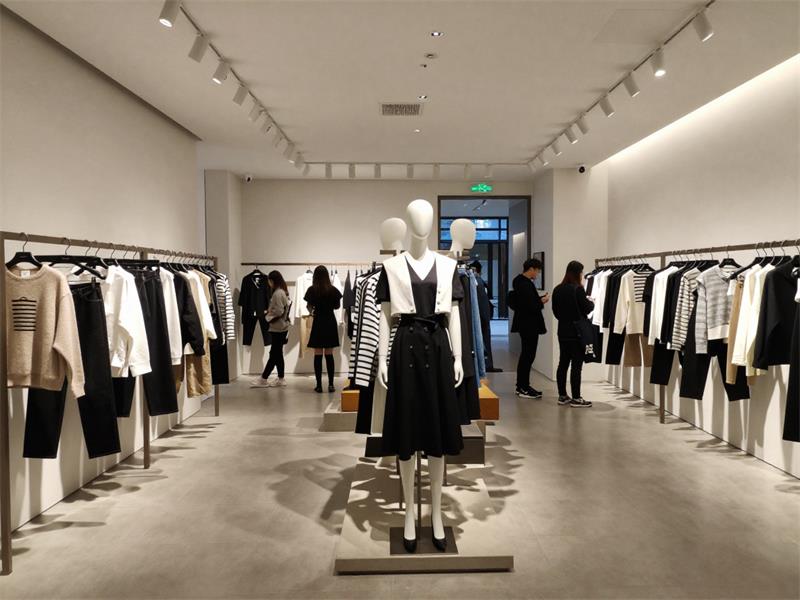 fashion retail store environment supporting visual merchandising planning